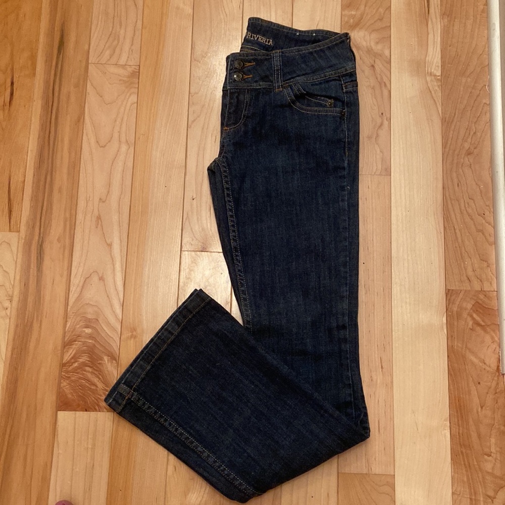 Women’s Guess Jeans by Rivera.